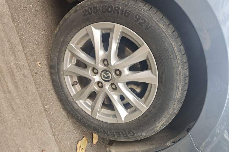 Used Mazda 3 Axela 2017 Sedan 1.5L Manual Luxury Model Emission Standard China V Right Front Wheel Hub