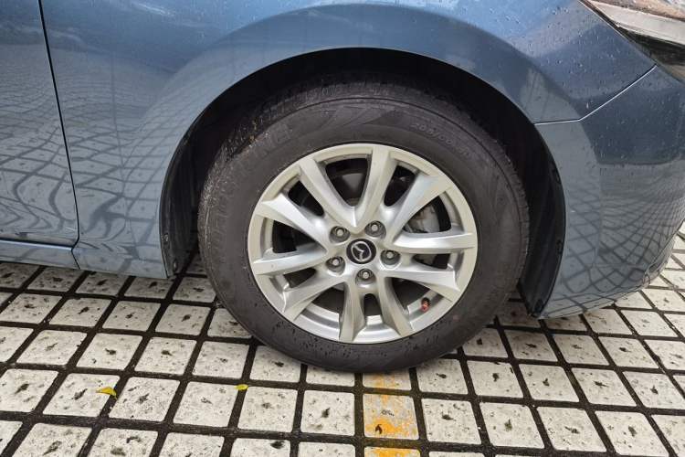 Used Mazda 3 Axela 2017 Sedan 1.5L Automatic Comfort Model China VI Standard Right Front Wheel Hub