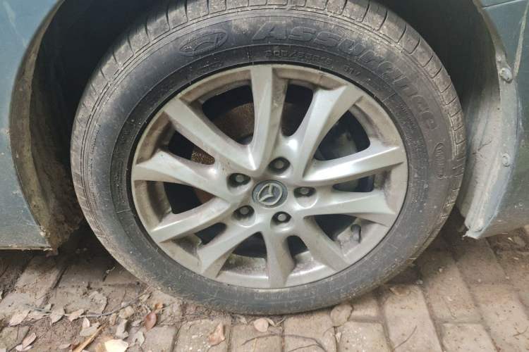 Used Mazda 3 Axela 2017 Sedan 1.5L Automatic Luxury Model Emission Standard China V Right Front Wheel Hub