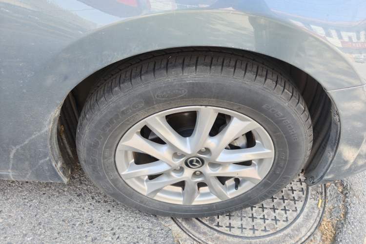 Used Mazda 3 Axela 2017 Hatchback 1.5L Automatic Luxury Model Emission Standard China V Right Front Wheel Hub