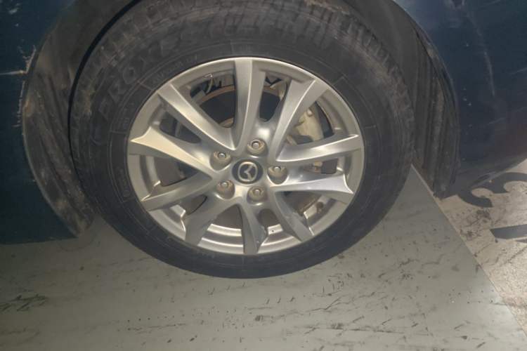 Used Mazda 3 Axela 2017 Sedan 1.5L Automatic Comfort Model Emission Standard China V Right Front Wheel Hub