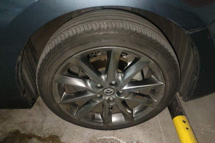 Used Mazda 3 Axela 2017 Hatchback 2.0L Automatic Luxury Model Emission Standard China V Right Front Wheel Hub