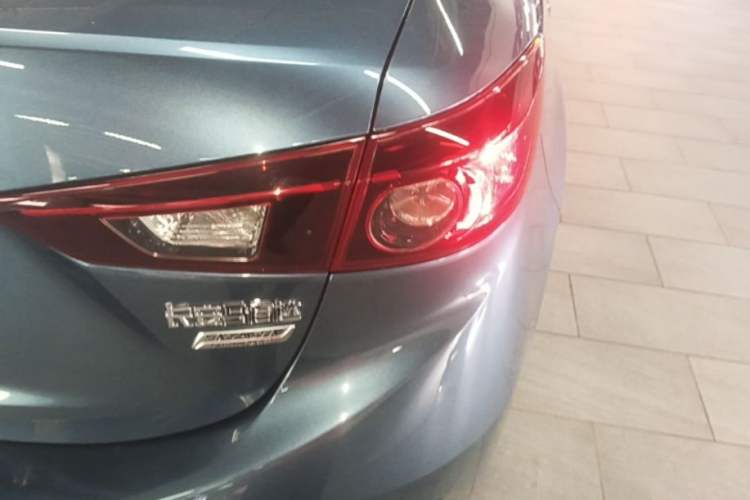 Used Mazda 3 Axela 2017 Sedan 1.5L Automatic Comfort Model Emission Standard China V Right Rear Taillight