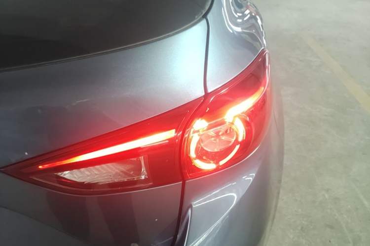 Used Mazda 3 Axela 2017 Hatchback 2.0L Automatic Sport Model China V Emission Standard Right Rear Taillight