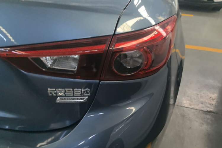 Used Mazda 3 Axela 2017 Sedan 1.5L Automatic Luxury Model Emission Standard China V Right Rear Taillight