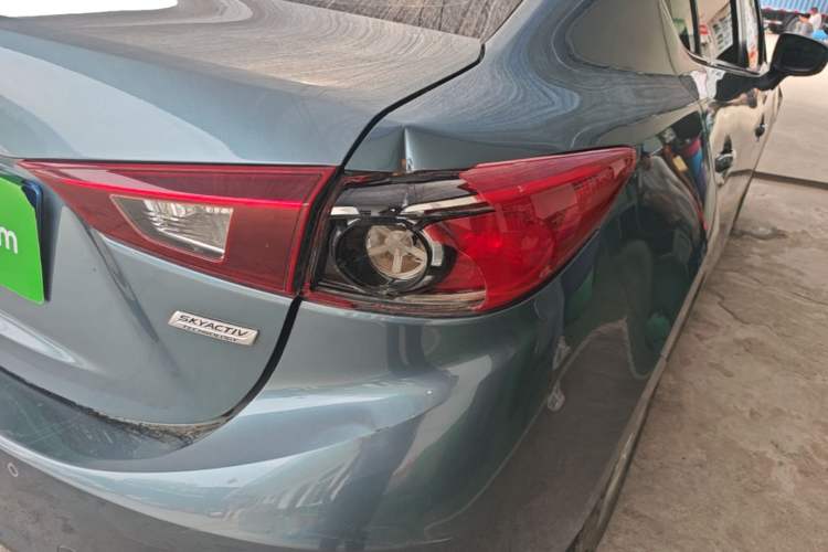 Used Mazda 3 Axela 2017 Sedan 1.5L Automatic Comfort Model Emission Standard China V Right Rear Taillight