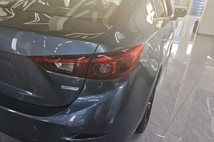 Used Mazda 3 Axela 2017 Sedan 1.5L Automatic Luxury Model Emission Standard China V Right Rear Taillight