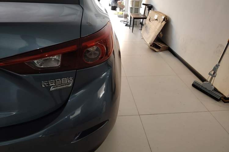 Used Mazda 3 Axela 2017 Sedan 1.5L Automatic Luxury Model Emission Standard China V Right Rear Taillight