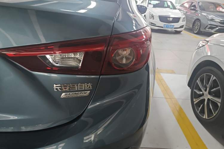 Used Mazda 3 Axela 2017 Sedan 1.5L Automatic Luxury Model Emission Standard China V Right Rear Taillight