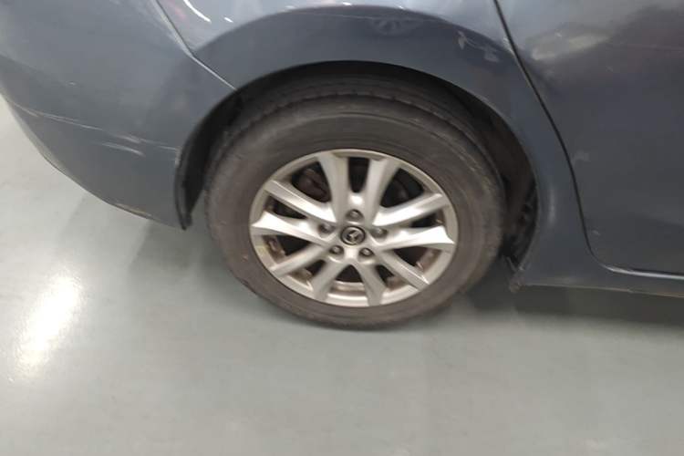 Used Mazda 3 Axela 2017 Sedan 1.5L Automatic Luxury Model Emission Standard China V Right Rear Wheel Hub