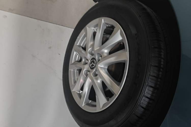 Used Mazda 3 Axela 2017 Sedan 1.5L Automatic Luxury Model Emission Standard China V Right Rear Wheel Hub