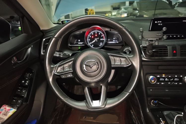 Used Mazda 3 Axela 2017 Sedan 2.0L Automatic Flagship Model China V Standard Steering Wheel