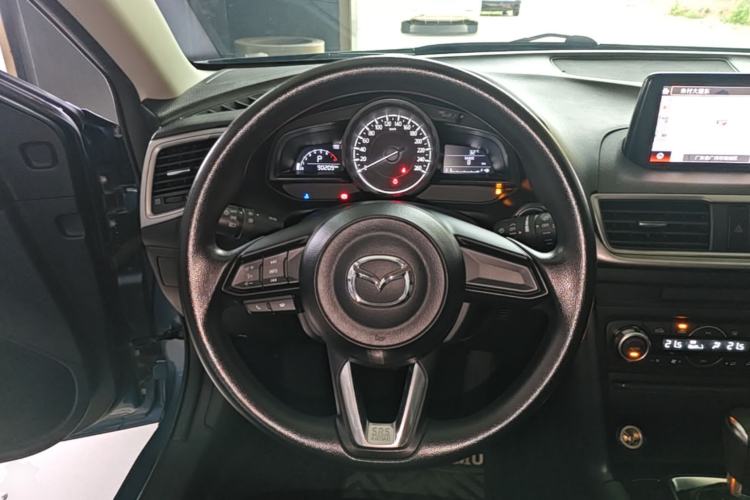 Used Mazda 3 Axela 2017 Hatchback 1.5L Automatic Luxury Model Emission Standard China V Steering Wheel