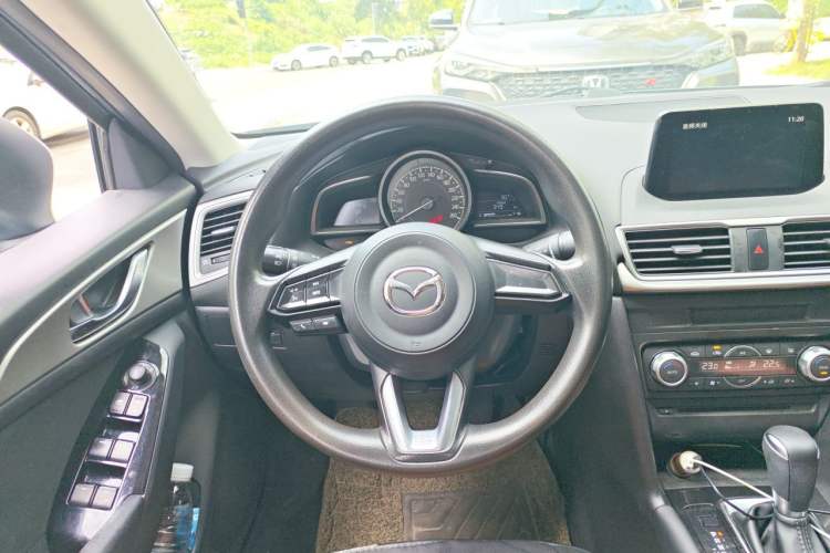Used Mazda 3 Axela 2017 Sedan 1.5L Automatic Luxury Model Emission Standard China V Steering Wheel