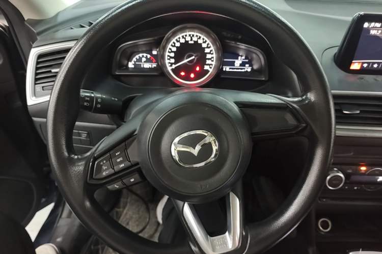 Used Mazda 3 Axela 2017 Sedan 1.5L Automatic Luxury Model Emission Standard China V Steering Wheel