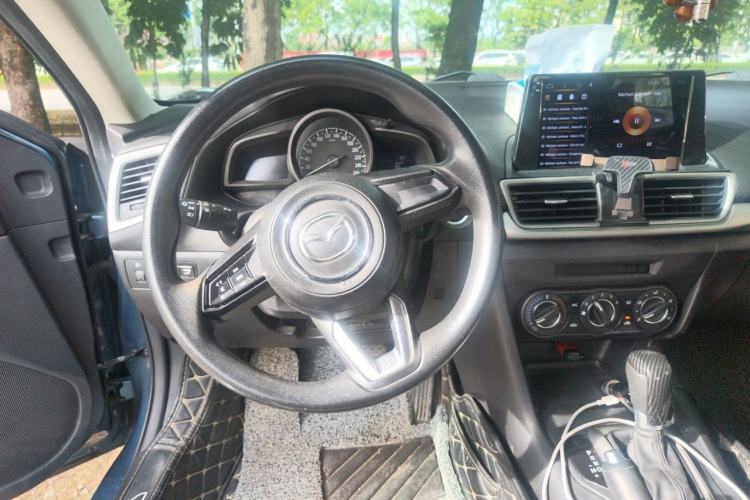 Used Mazda 3 Axela 2017 Sedan 1.5L Automatic Comfort Model Emission Standard China V Steering Wheel