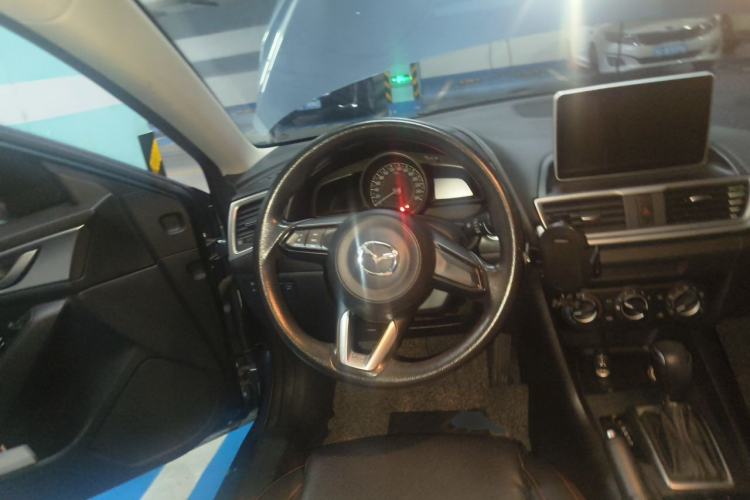 Used Mazda 3 Axela 2017 Sedan 1.5L Automatic Comfort Model Emission Standard China V Steering Wheel