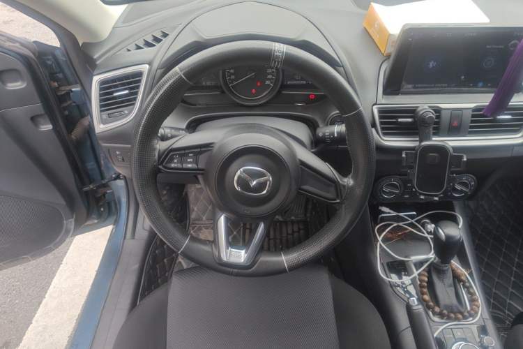 Used Mazda 3 Axela 2017 Sedan 1.5L Automatic Comfort Model Emission Standard China V Steering Wheel