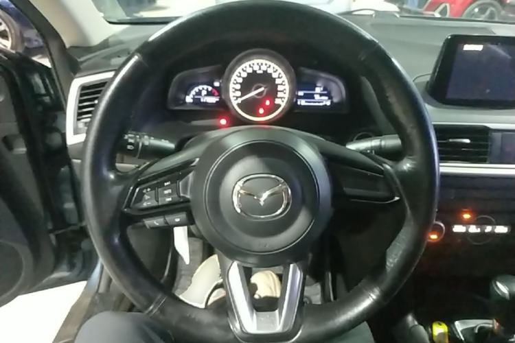 Used Mazda 3 Axela 2017 Sedan 1.5L Automatic Luxury Model Emission Standard China V Steering Wheel