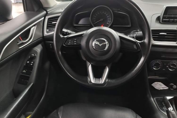 Used Mazda 3 Axela 2017 Sedan 1.5L Automatic Comfort Model Emission Standard China V Steering Wheel