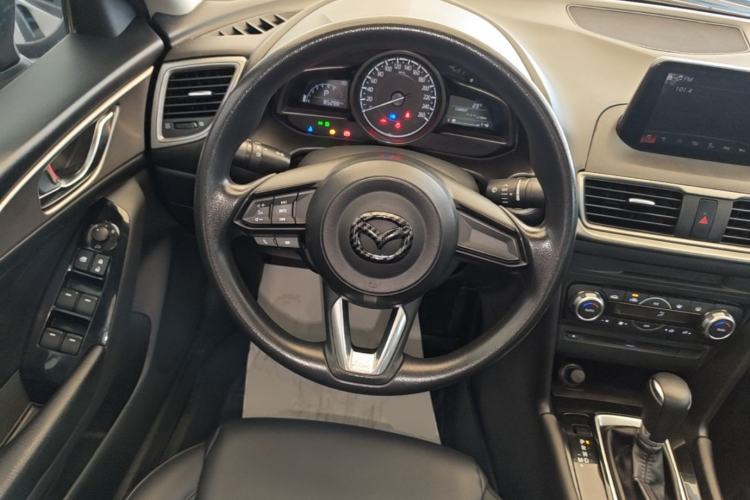 Used Mazda 3 Axela 2017 Sedan 1.5L Automatic Luxury Model Emission Standard China V Steering Wheel
