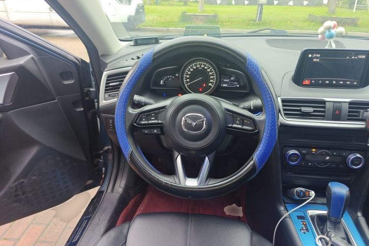 Used Mazda 3 Axela 2017 Sedan 1.5L Automatic Luxury Model Emission Standard China V Steering Wheel