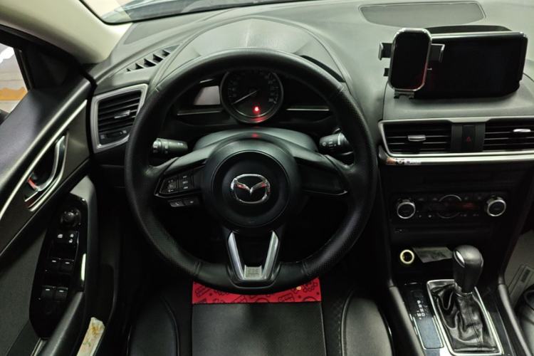 Used Mazda 3 Axela 2017 Sedan 1.5L Automatic Luxury Model Emission Standard China V Steering Wheel