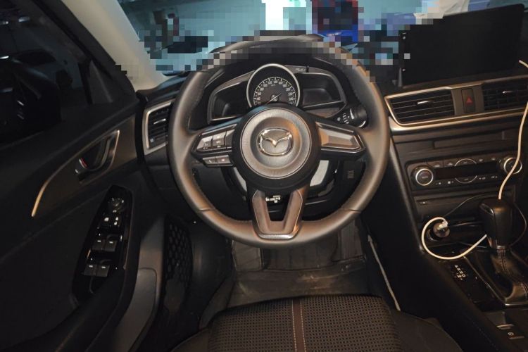 Used Mazda 3 Axela 2017 Sedan 1.5L Automatic Luxury Model Emission Standard China V Steering Wheel