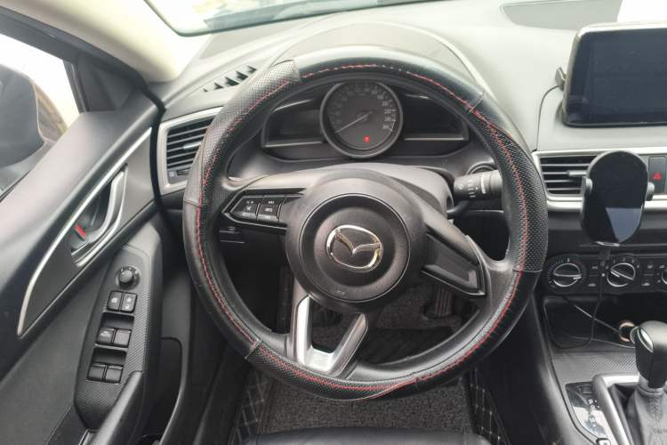 Used Mazda 3 Axela 2017 Sedan 1.5L Automatic Comfort Model Emission Standard China V Steering Wheel