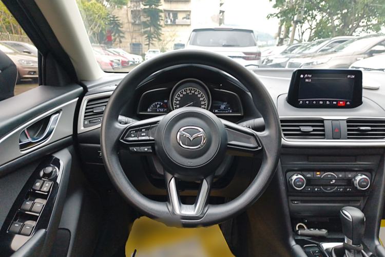 Used Mazda 3 Axela 2017 Sedan 1.5L Automatic Luxury Model Emission Standard China V Steering Wheel