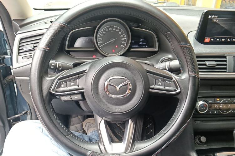 Used Mazda 3 Axela 2017 Sedan 2.0L Automatic Prestige Model China V Standard Steering Wheel