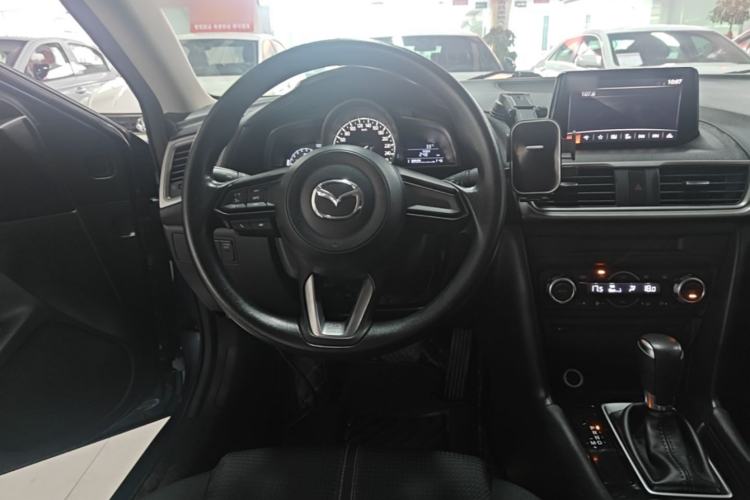 Used Mazda 3 Axela 2017 Sedan 1.5L Automatic Luxury Model Emission Standard China V Steering Wheel
