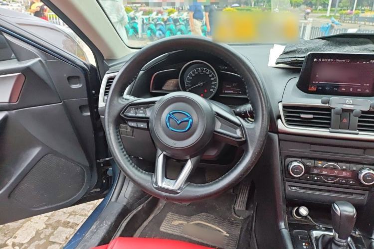 Used Mazda 3 Axela 2017 Sedan 1.5L Automatic Luxury Model Emission Standard China V Steering Wheel