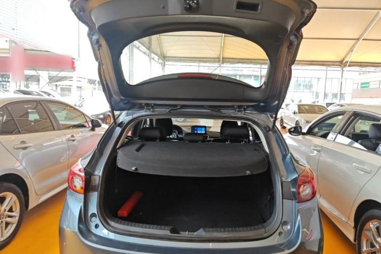 Used Mazda 3 Axela 2017 Hatchback 1.5L Automatic Comfort Model Emission Standard China V Trunk