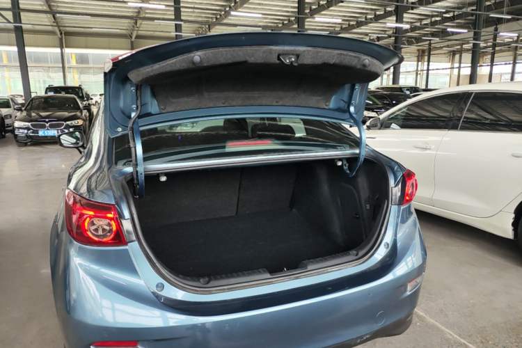 Used Mazda 3 Axela 2017 Sedan 1.5L Automatic Luxury Model Emission Standard China V Trunk