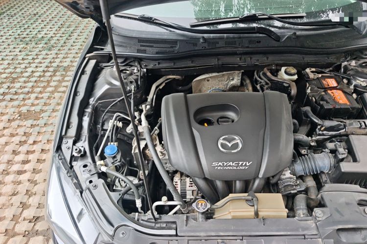Used Mazda 3 Axela 2017 Sedan 1.5L Automatic Luxury Model Emission Standard China V Engine Bay Right