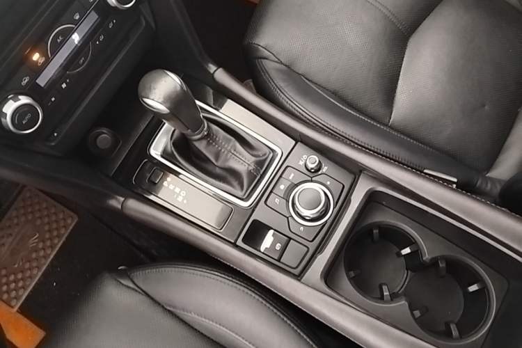 Used Mazda 3 Axela 2017 Sedan 2.0L Automatic Prestige Model China V Standard Gear Lever