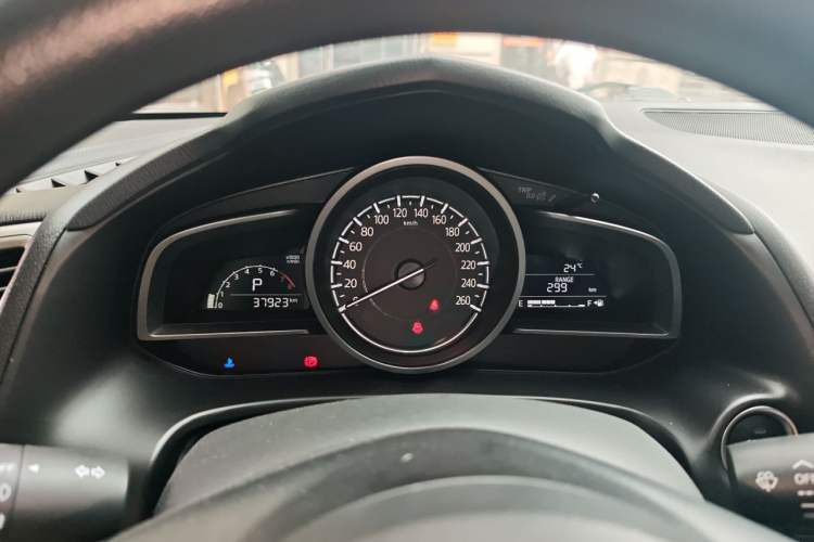 Used Mazda 3 Axela 2017 Sedan 1.5L Automatic Luxury Model Emission Standard China V Instrument Cluster