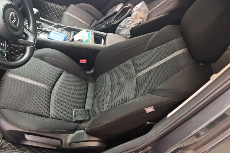 Used Mazda 3 Axela 2017 Sedan 1.5L Automatic Luxury Model Emission Standard China V Left Front Seat