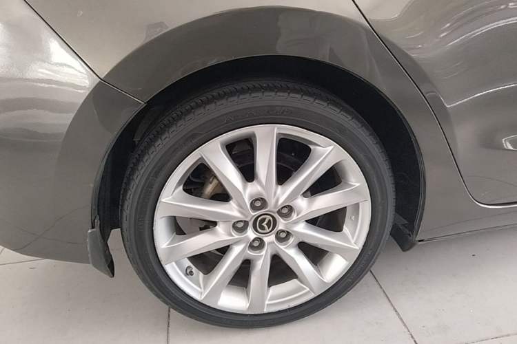Used Mazda 3 Axela 2017 Sedan 2.0L Automatic Prestige Model China V Standard Right Rear Wheel Hub