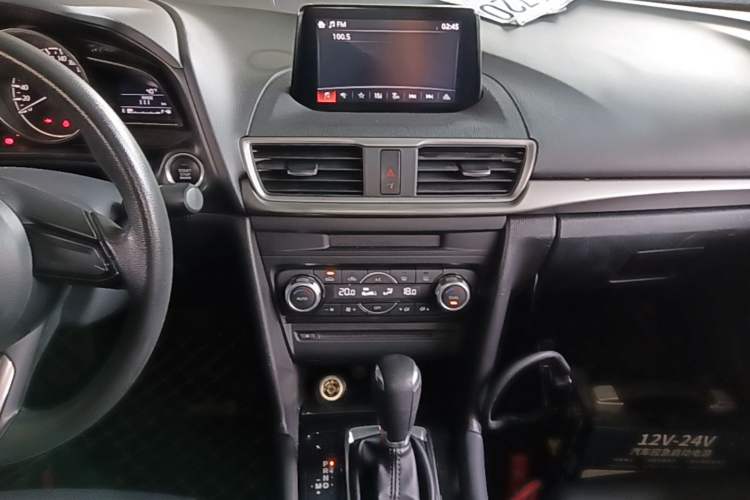 Used Mazda 3 Axela 2017 Sedan 1.5L Automatic Luxury Model Emission Standard China V Audio And AC Panel