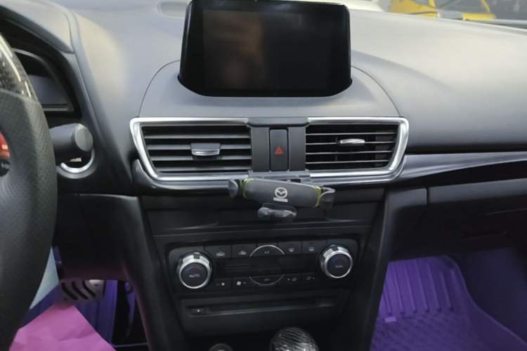 Used Mazda 3 Axela 2017 Sedan 2.0L Automatic Prestige Model China V Standard Audio And AC Panel