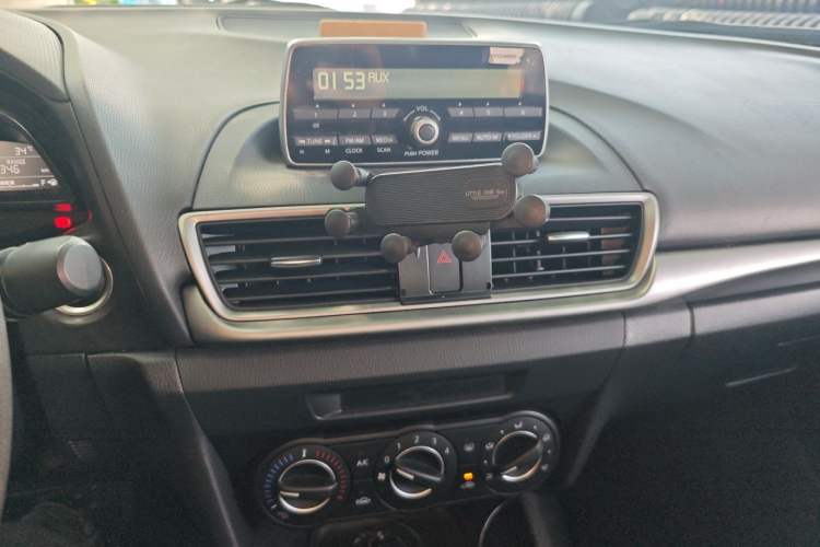 Used Mazda 3 Axela 2017 Sedan 1.5L Automatic Comfort Model Emission Standard China V Audio And AC Panel