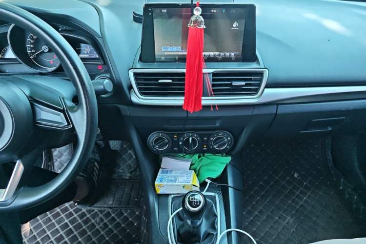 Used Mazda 3 Axela 2017 Sedan 1.5L Manual Comfort Model Emission Standard China V Audio And AC Panel