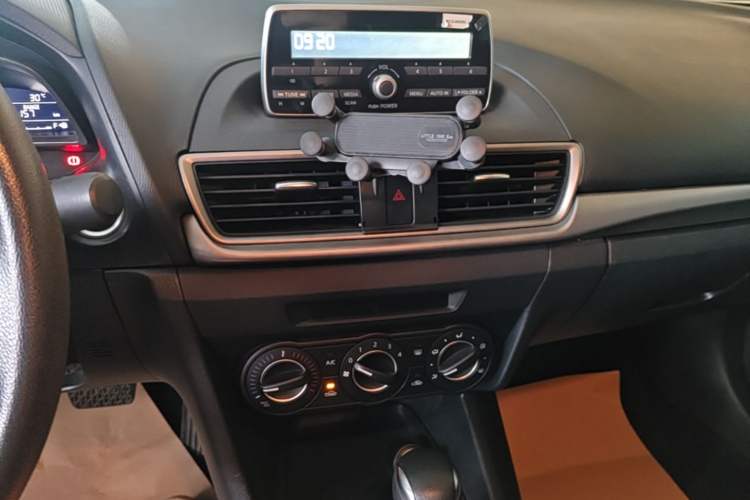 Used Mazda 3 Axela 2017 Sedan 1.5L Automatic Comfort Model Emission Standard China V Audio And AC Panel