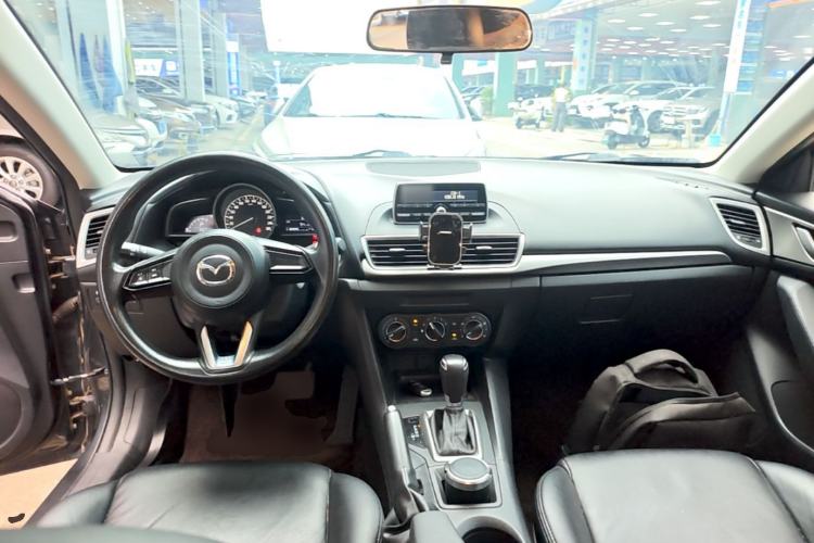 Used Mazda 3 Axela 2017 Sedan 1.5L Automatic Comfort Model China VI Standard Center Console