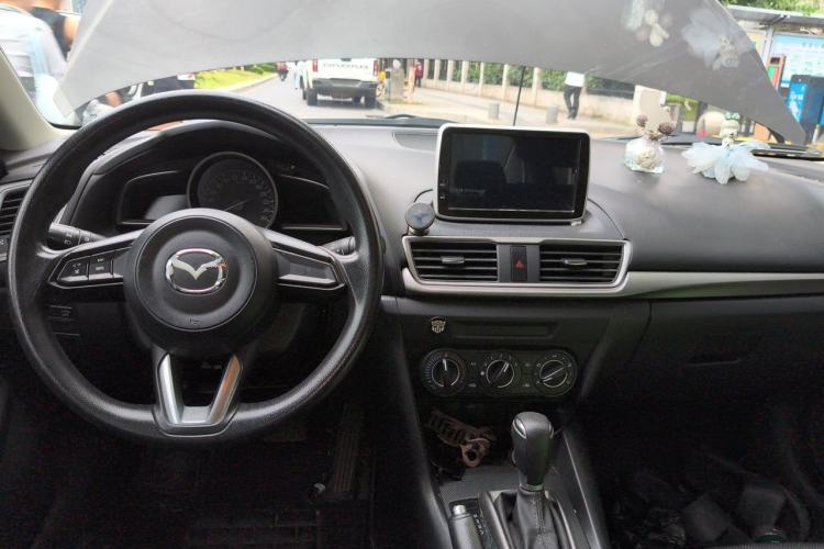 Used Mazda 3 Axela 2017 Sedan 1.5L Automatic Comfort Model Emission Standard China V Center Console
