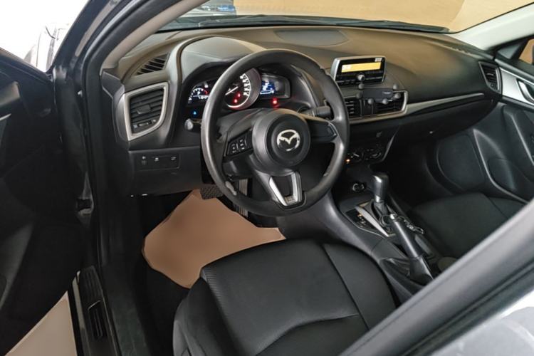 Used Mazda 3 Axela 2017 Sedan 1.5L Automatic Comfort Model Emission Standard China V Center Console