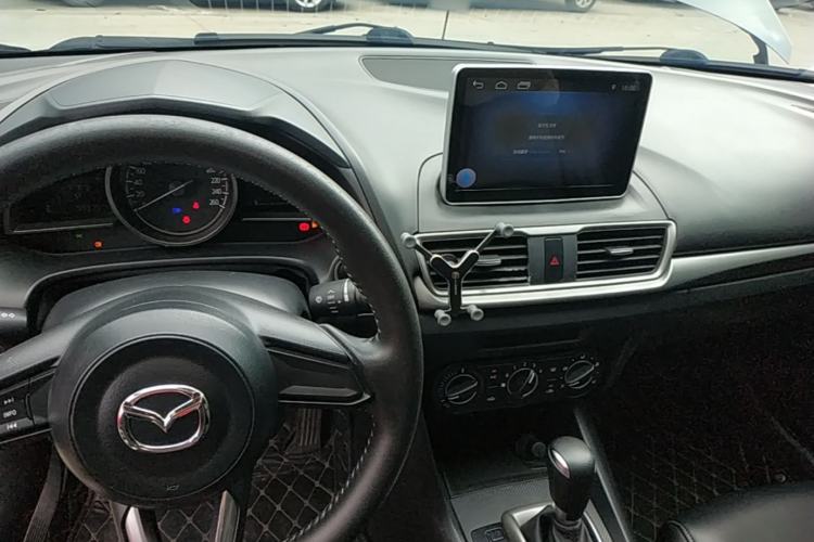 Used Mazda 3 Axela 2017 Sedan 1.5L Automatic Comfort Model Emission Standard China V Center Console