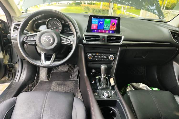 Used Mazda 3 Axela 2017 Sedan 2.0L Automatic Prestige Model China V Standard Center Console